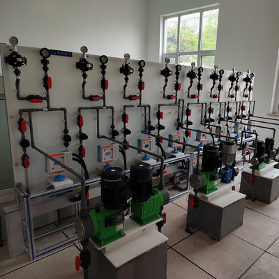 Poids KG 380 kg Système de dosage automatique de polymère pour PMA PAC Floculant dans le traitement de l'eau