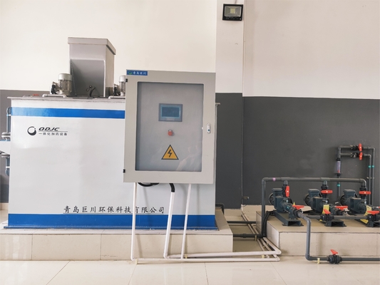 Automatisation des systèmes de dosage continu de liquides chimiques pour une productivité en polymères de 1000 L/heure
